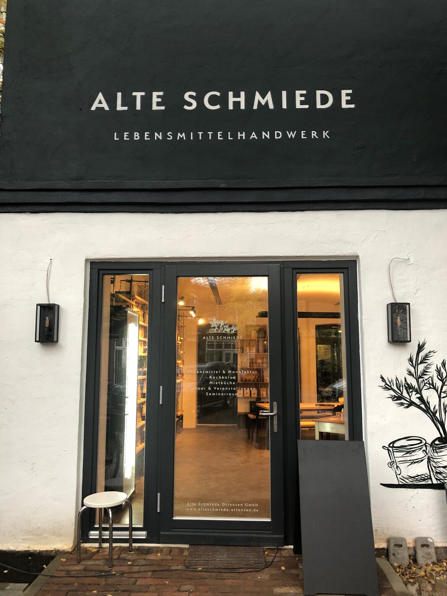 die alte Schmiede in Ottensen Farb & Holzwerkstatt